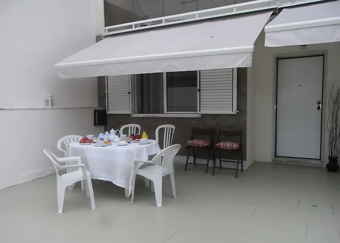 View Camelias House By Sixtyfive Boutique * אריסרייה